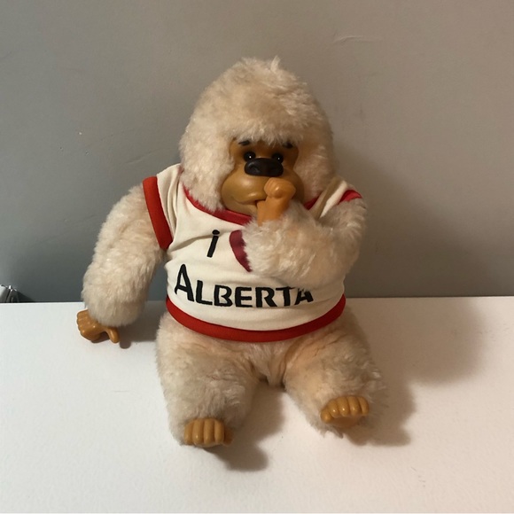 Russ Berrie Luv-Pets Gonga 7" Thumb Sucking Gorilla Plush I Love Alberta Shirt - Picture 3 of 15